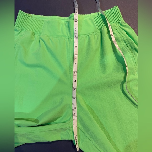 lululemon stretch woven wide leg high rise pant pistachio S NWOT neon green - Picture 8 of 11